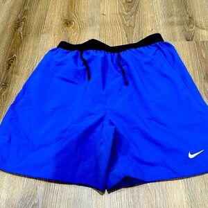 Nike kid xl shorts